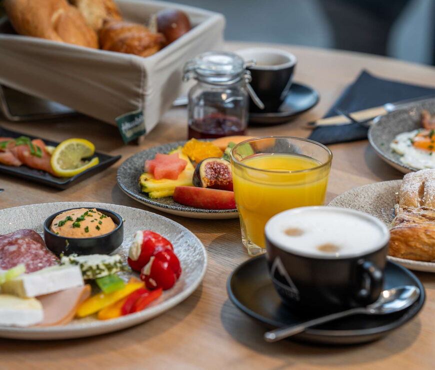 Avenida Panorama Suites Kaprun Breakfast